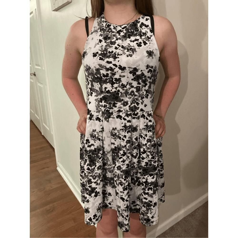 SO Medium black white dress misses Junior girls